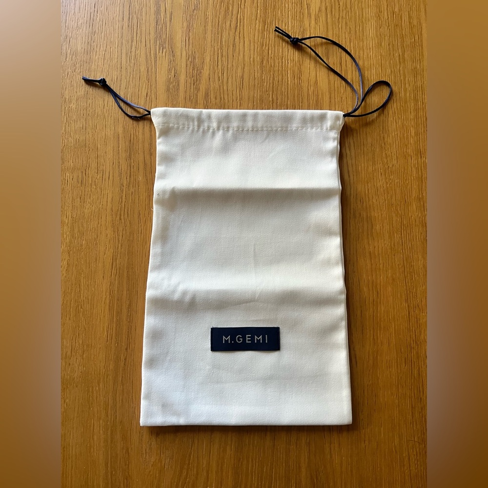 M. Gemi Cream Drawstring Pouch with Navy Label
